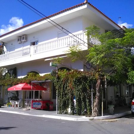 卡琳和尼科斯酒店 伊莱恩 外观 照片