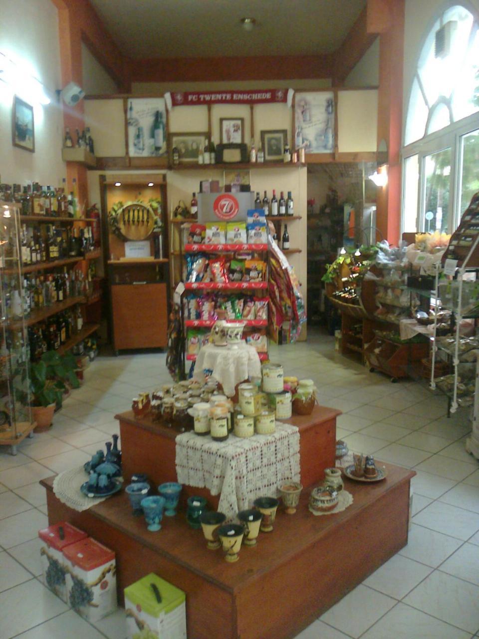 卡琳和尼科斯酒店 伊莱恩 外观 照片